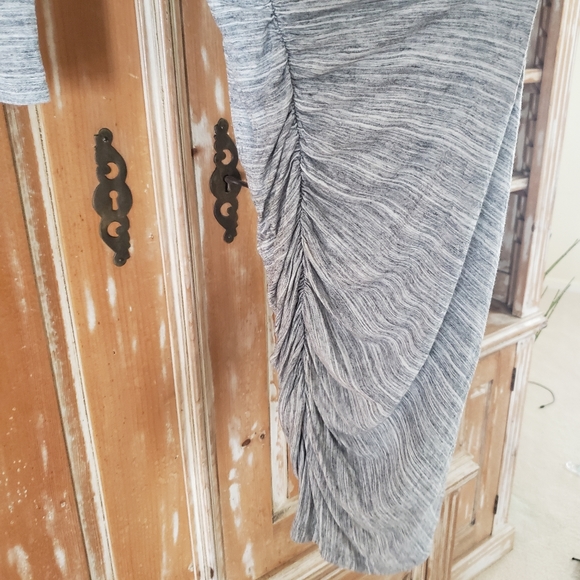 Banana Republic XS Soft Rayon Midi Gray Dress with Asymetrical Side Ruching - Picture 6 of 9